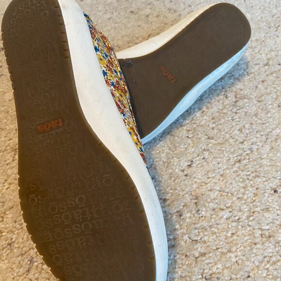 NWOB Taos Floral Slip On Shoes - Picture 3 of 3